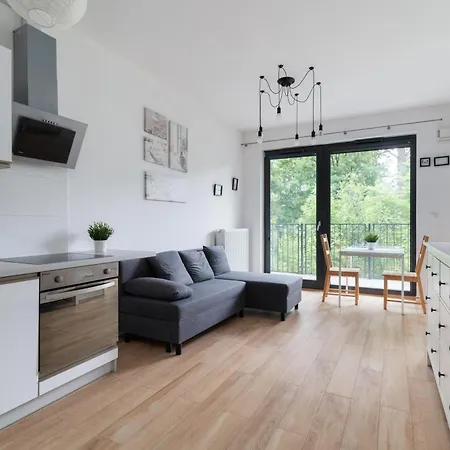 - Aparts Konstruktorska * Varšava